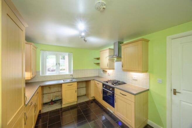 2 bed Ground Flat for sale Image 5