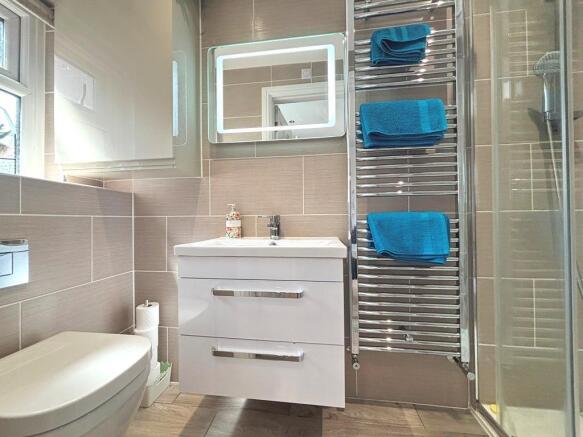 Shower Room.JPG