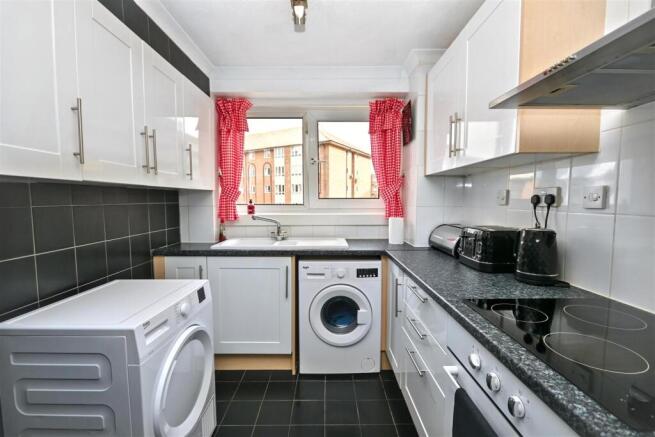 Hartington Place, Eastbourne photo 4