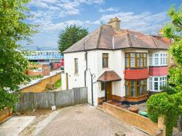3, Connaught Avenue, London E4 7AE