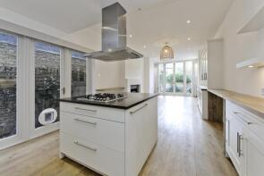 37, Finstock Road, London W10 6LU