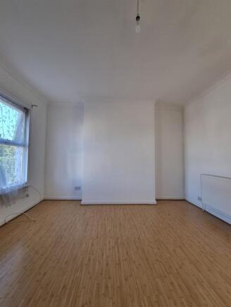 Living room 3.jpg