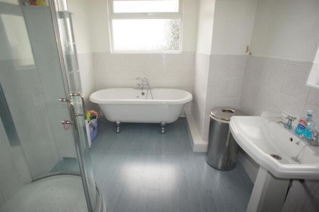 BATHROOM/WC