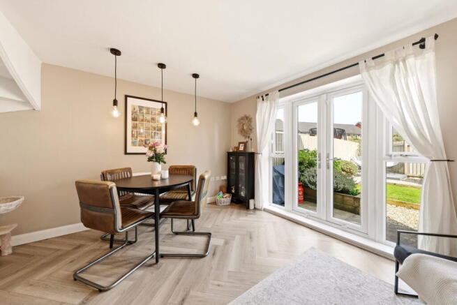 3 bed Semi-Detached for sale Image 8