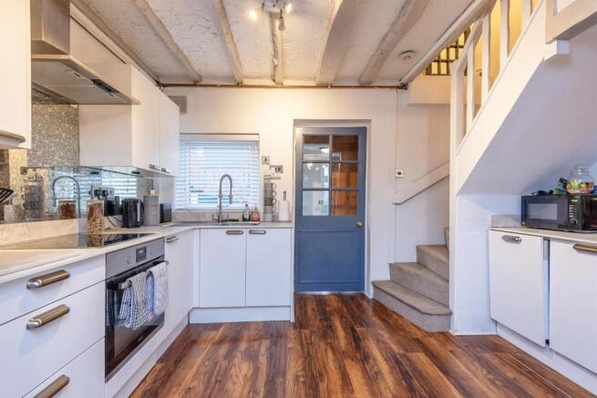 Kitchen: