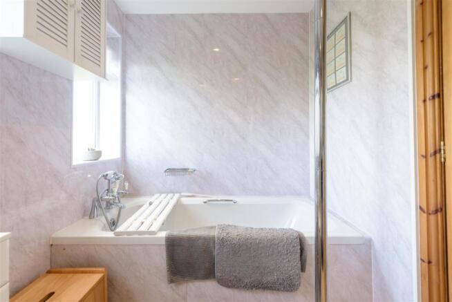 En-suite Bathroom
