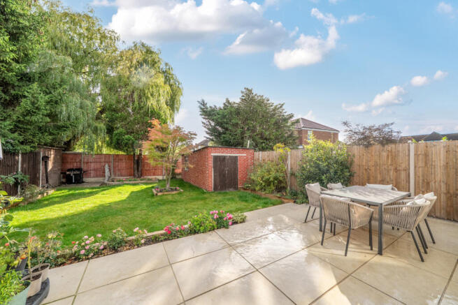 Sylvia Avenue, Pinner photo 4