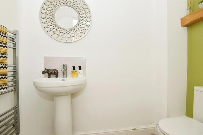 Guest Cloakroom: