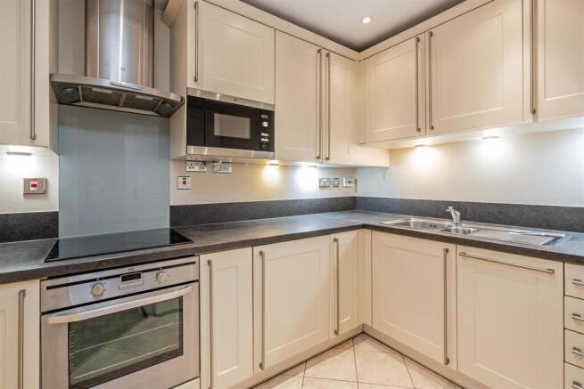 Flat 24 Hampton House-1_lo.jpg
