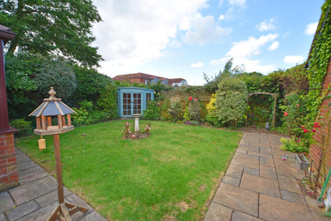 4 bed Detached to rent Image 9