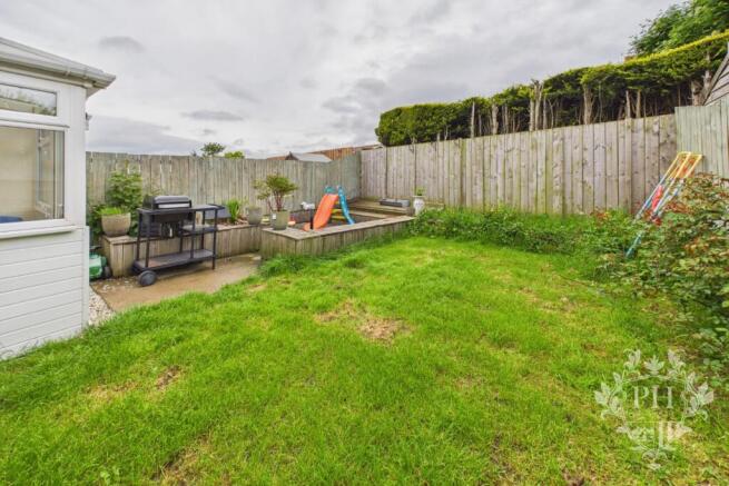 3 bed Semi-Detached for sale Image 11