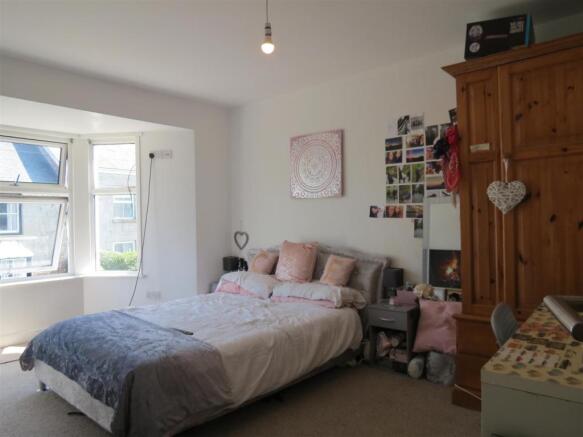 Bedroom: