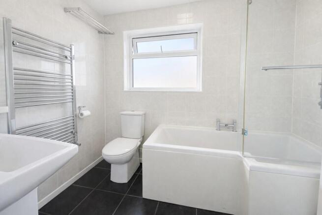 4 bed Semi-Detached for sale Image 8