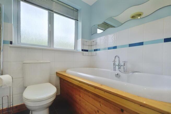 Bathroom_1.jpeg