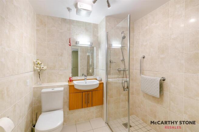 2 bed Apartment for sale Image 12