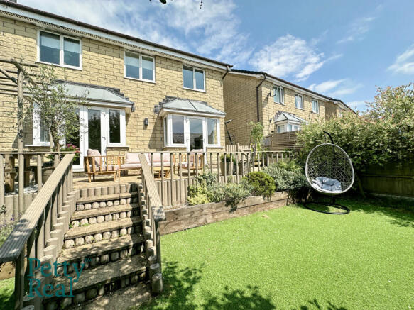 4 bed Detached for sale Image 9