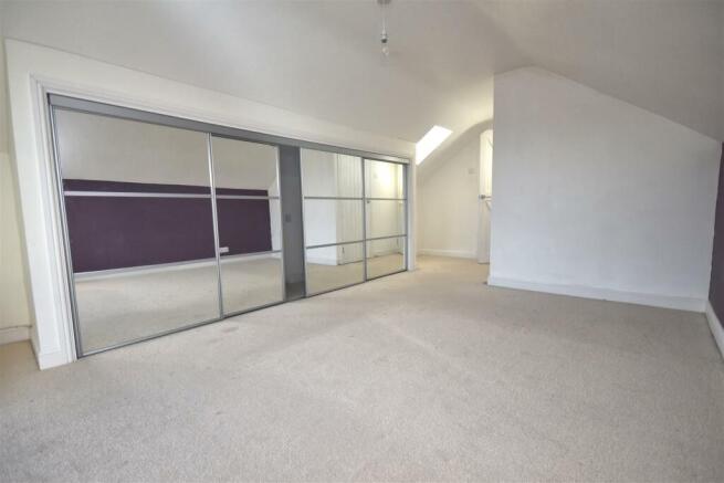 Bedroom 1 1.jpg