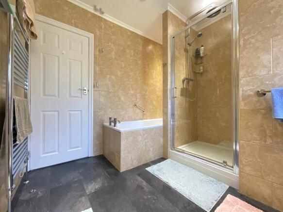 2 bed Flat for sale Image 11