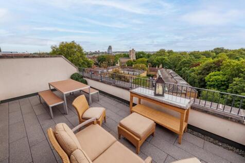 Cawthorn Apartments,
Fulham High Street, SW6
