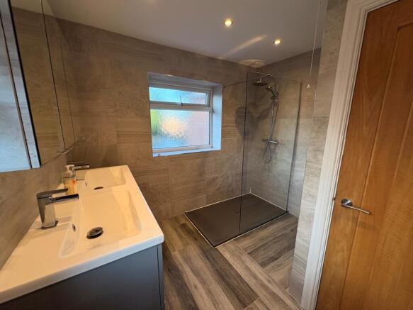 Shower Room.jpg