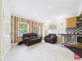 1 Flat 1, 596 Irvine Court, Mumbles Road, Mumbles, Swansea SA3 4DL