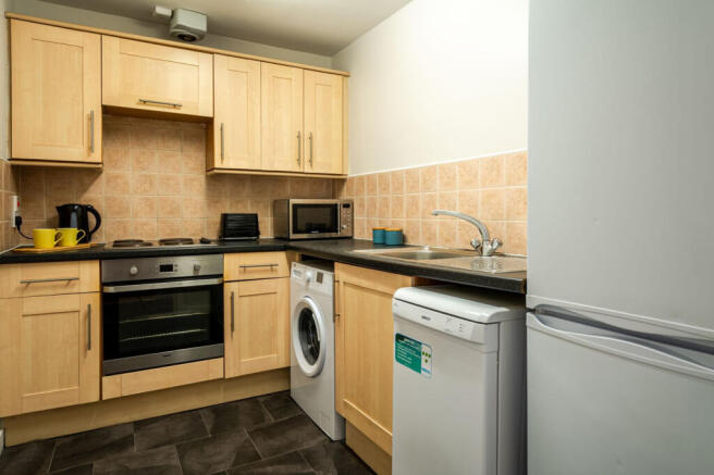 4 bed Flat to rent Image 6