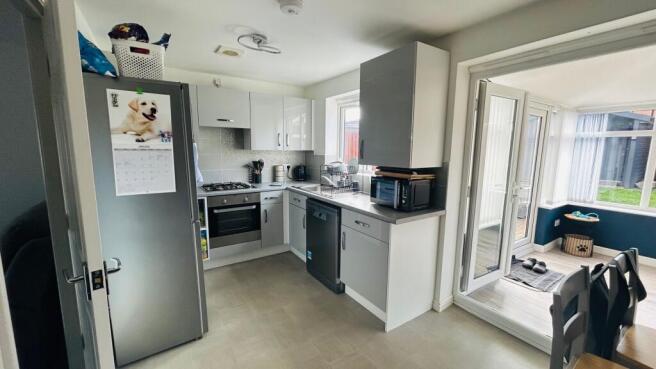 3 bed Semi-Detached for sale Image 4
