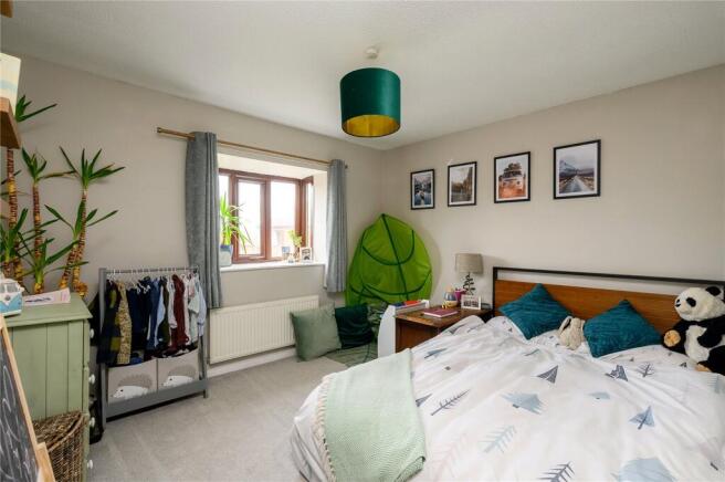 4 bed Detached for sale Image 12