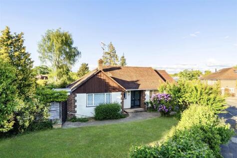 Oaklands Drive Wokingham, Berkshire, RG41 2SA
