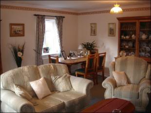 LOUNGE/DINING RM