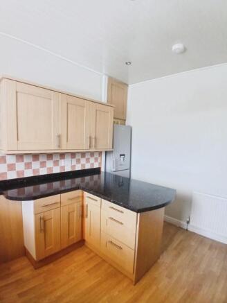 4 bed Flat to rent Image 6