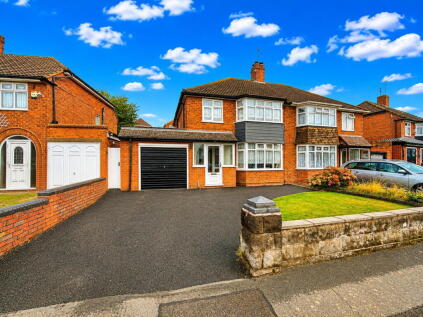 Woodfield Avenue, Pensnett, Brierley Hill, DY5 4RD