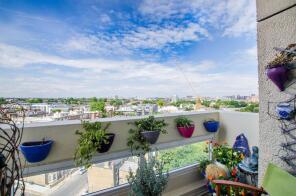50, 45 Pinter House, Grantham Road, London SW9 9DX