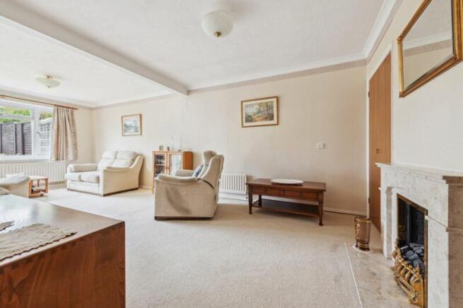 SITTING/DINING ROOM