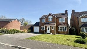 7, Midholm, Cherry Willingham, Lincoln LN3 4DA
