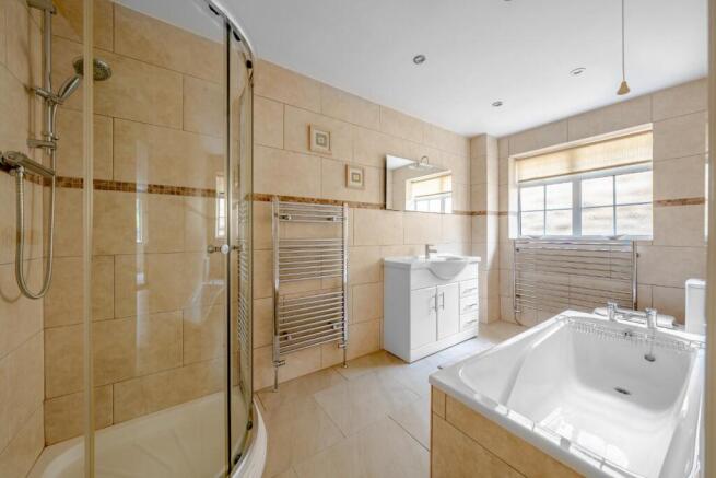 4 bed Detached Bungalow for sale Image 11