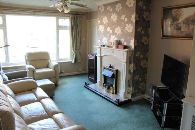 Lounge 2.jpg