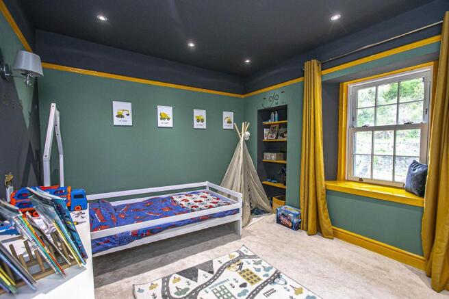 BEDROOM 4