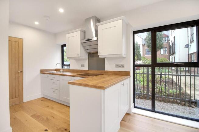 1 bed Apartment to rent Image 5