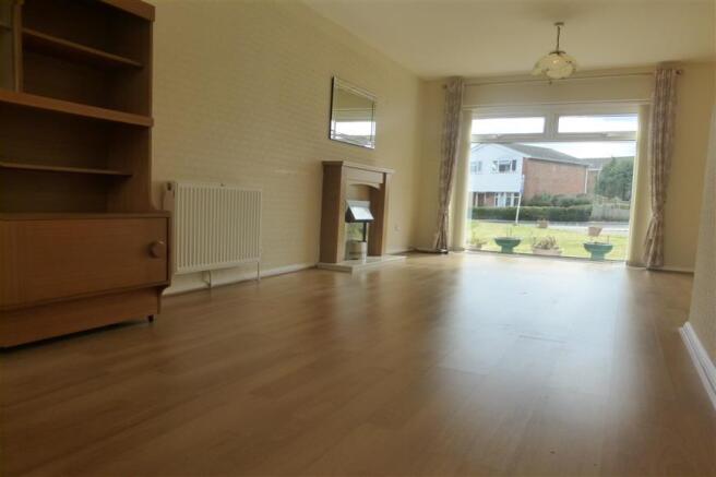 Lounge/ Dining Area