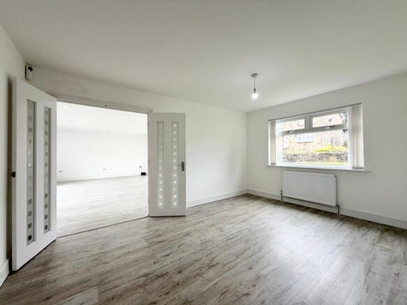 5 bed Bungalow to rent Image 7