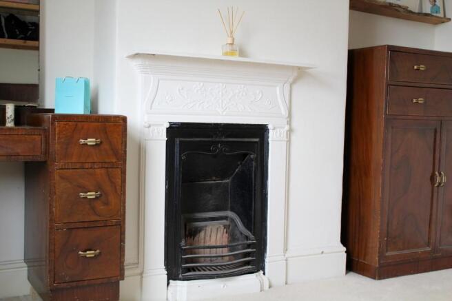 FEATURE FIREPLACE