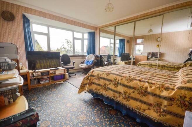 5 bed Detached for sale Image 10