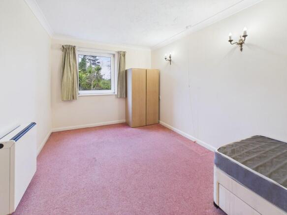 Farnham Close, London, N20 photo 4
