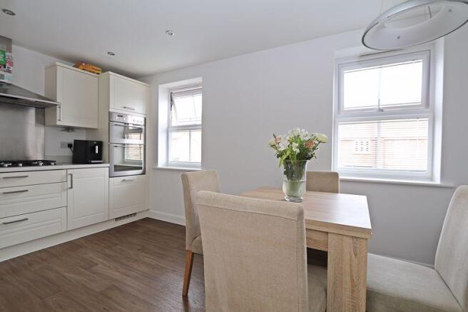 Kitchen/Dining...