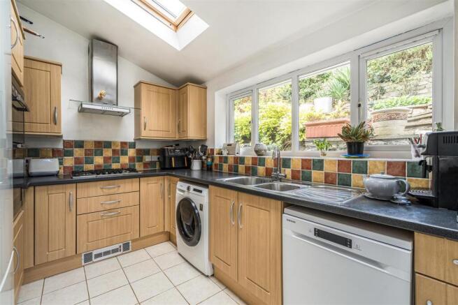 Kitchen II.jpg