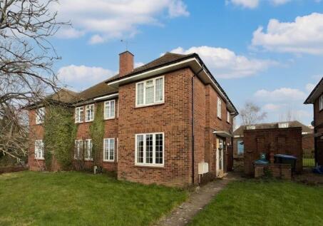 Ground Floor Flat, 4 Lea Gardens, Wembley, Middlesex, HA9 7SE