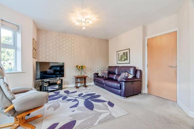 2 bed Flat for sale Image 8