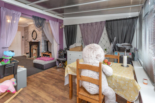 Conservatory/Dining Room