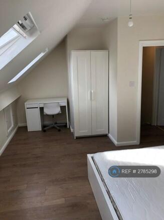 2 bed Maisonette to rent Image 11
